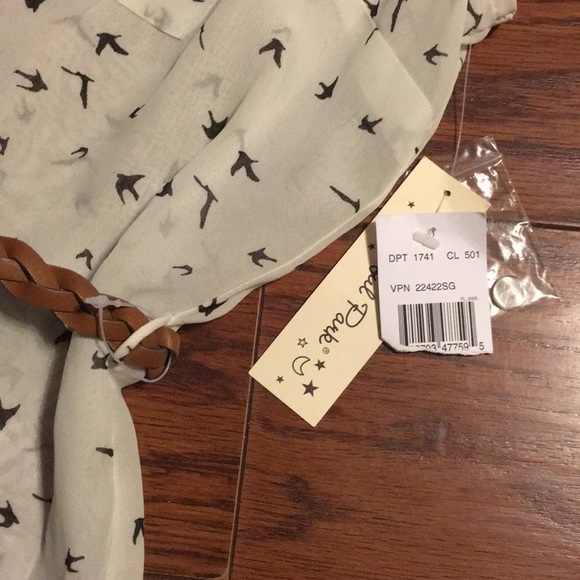 Wishful Park Sheer Top w/ birds - Picture 5 of 8